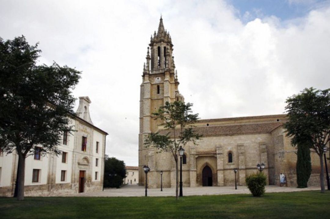 Colegiata de San Miguel en Ampudia (Palencia)