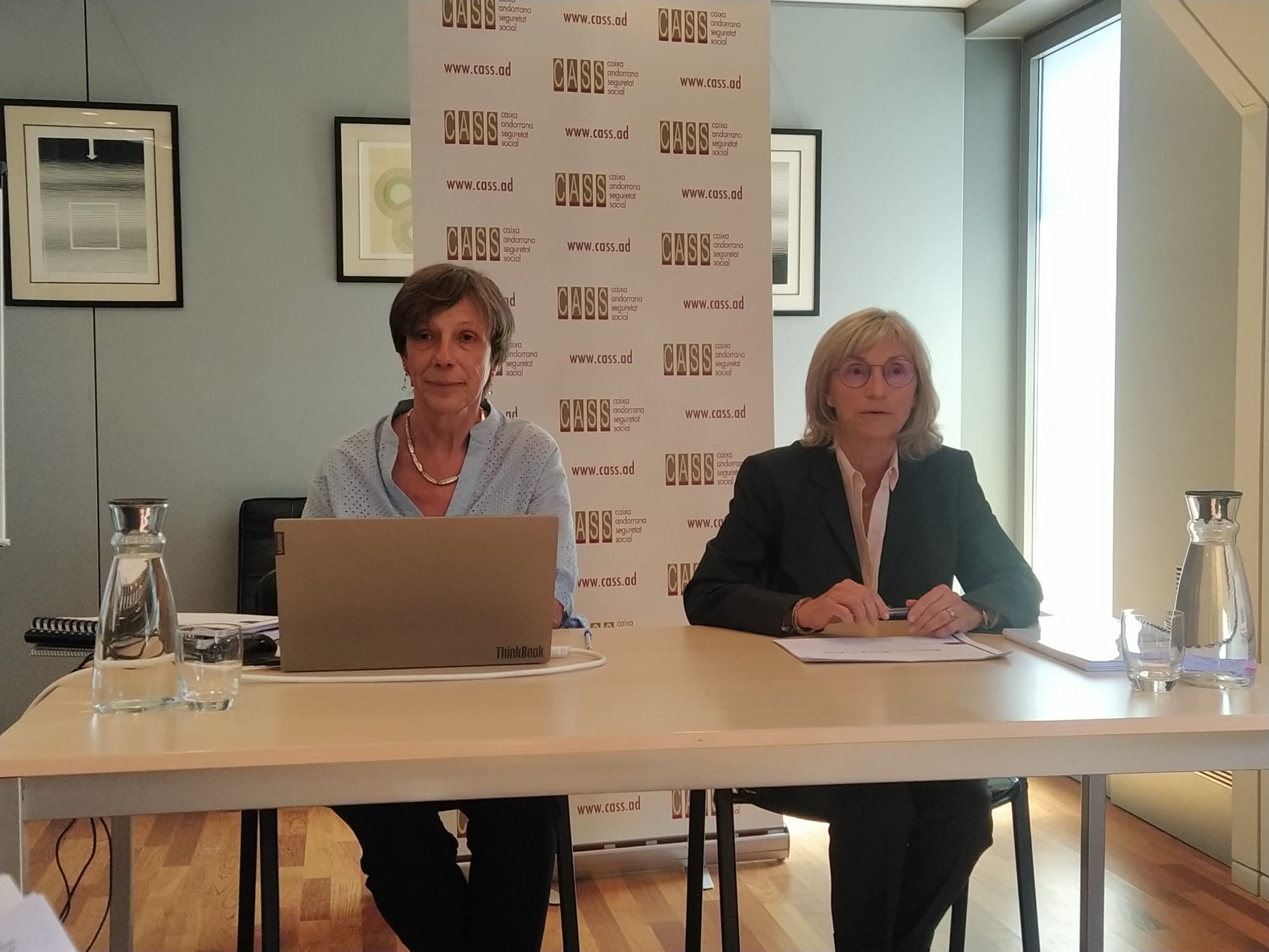 La presidenta del consell d&#039;administració de la CASS, Montserrat Capdevila, i la directora general de l&#039;entitat, Joaquima Sol