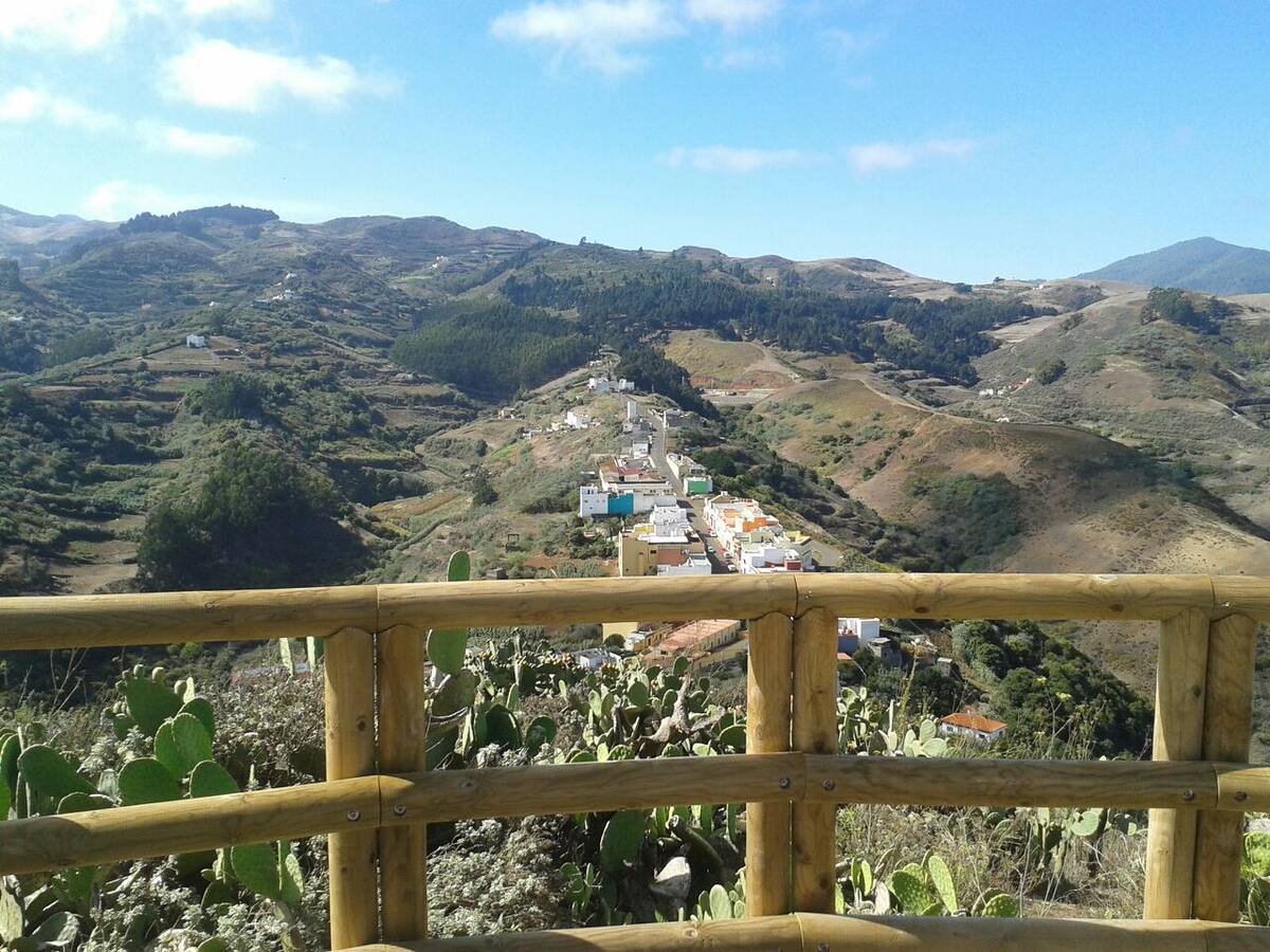 Abigail Mendoza, vecina de El Junquillo (Guía), no tiene Internet ni teléfono fijo