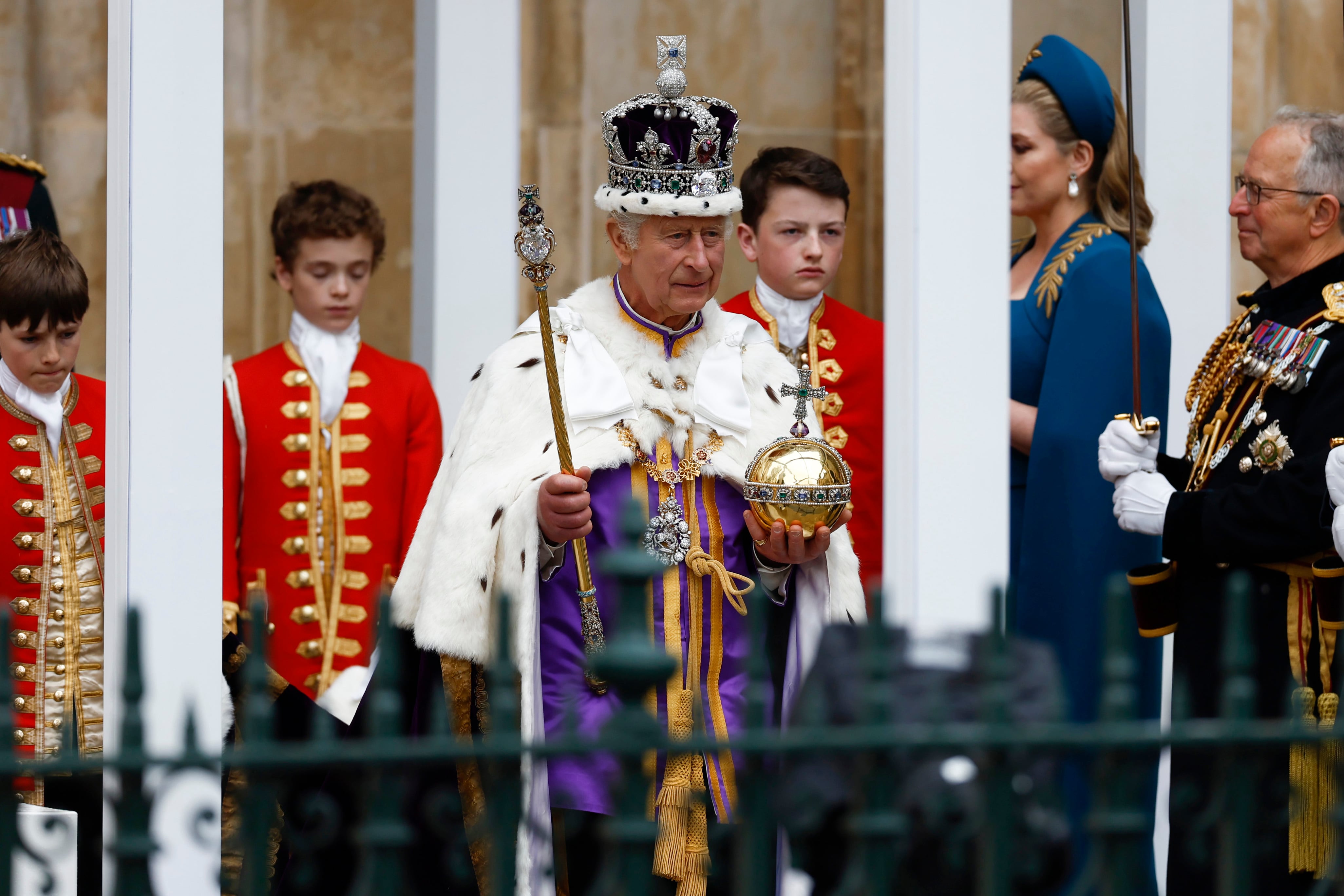 Carlos III, a su salida de la Abadía de Westminster.