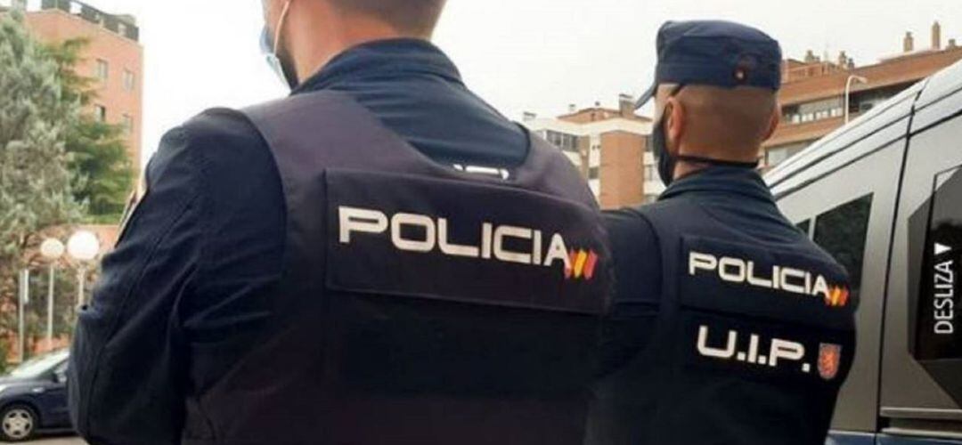 La Policía Nacional ha conseguido desarticular un grupo dedicado a sumular robos de coches y luego estagar a aseguradoras.