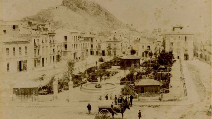 El nostre Alacant d'antany | Dos plazas en blanco y negro: Luceros y Calvo Sotelo | 29/01/2016