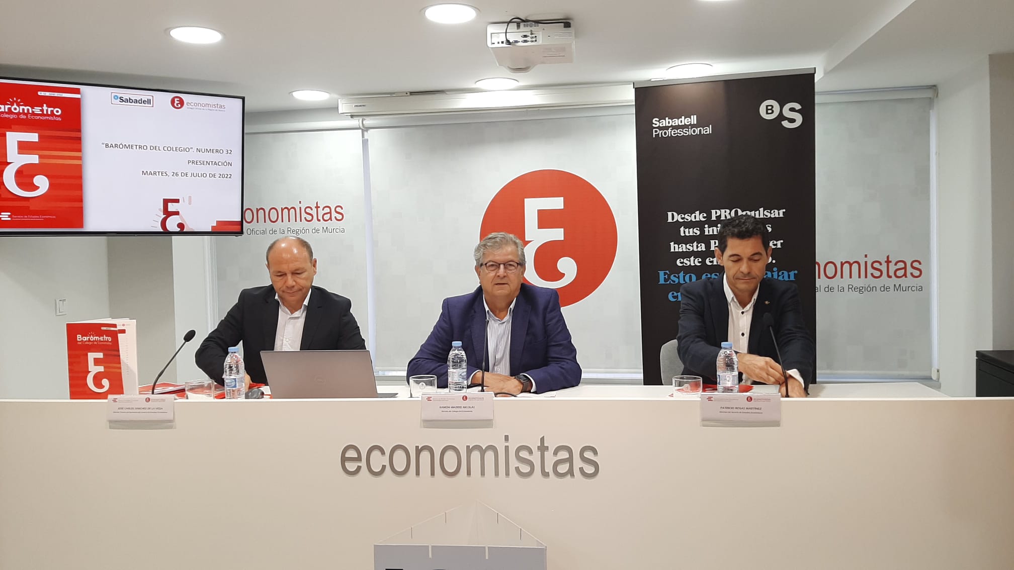El Colegio Oficial de Economistas ha presentado su Barómetro