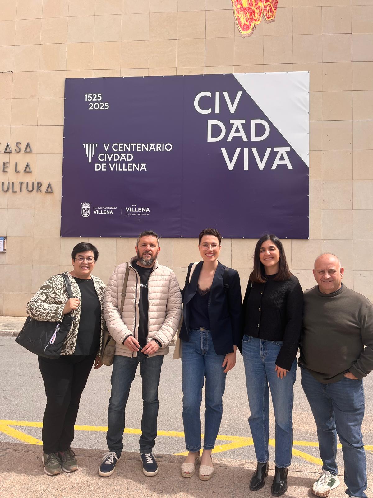 Visita a Villena de la diputada de Compromís