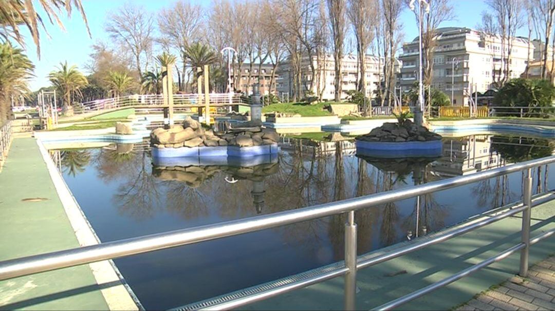 Piscina en el paseo de Samil.