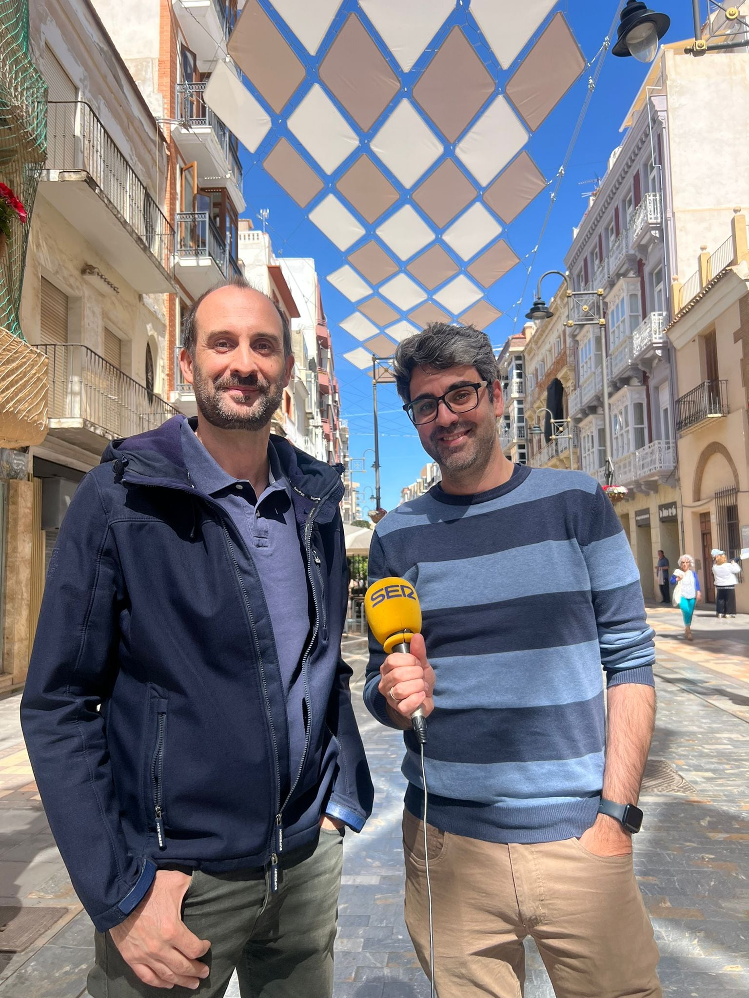 Un techo de teselas para hacer frente al calor en pleno centro de Cartagena