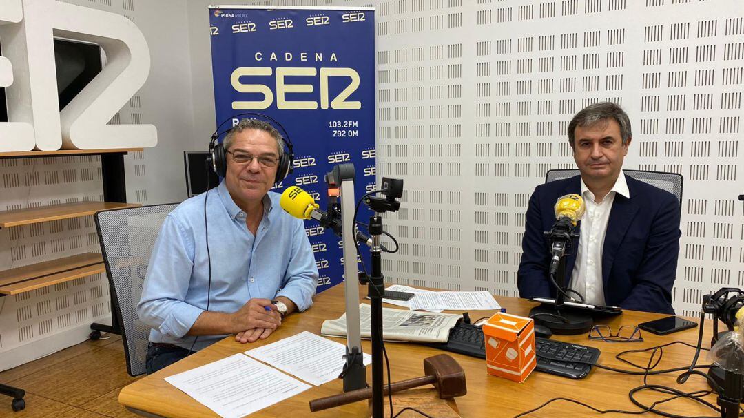 Salomón Hachuel junto a Rafael Sánchez Durán,director general de Endesa en Andalucía, Extremadura, Ceuta y Melilla