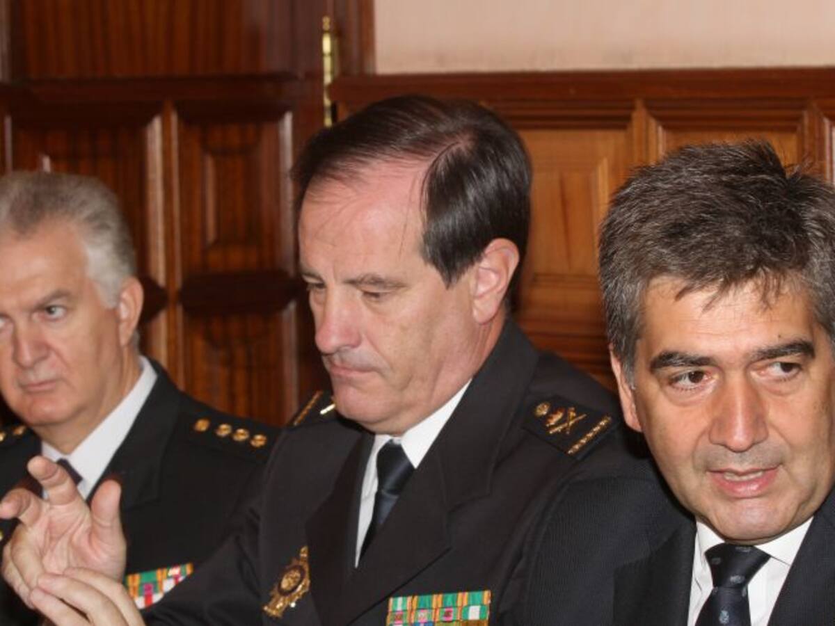 Cosidó asegura que sí se invitó al Comisario y el entorno de Cuadrado lo niega