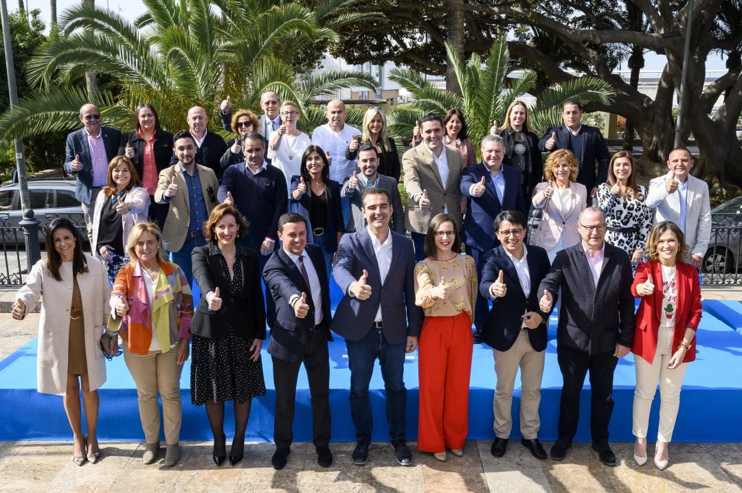 Presentación de la lista del PP en las municipales. En primera fila, Mar Vázquez, Margarita Cobos y Ana Martínez Labella.