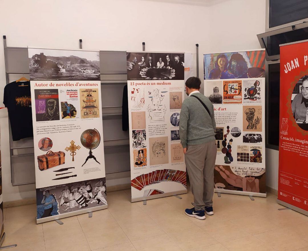 Una de les exposicions que es pot veure en el Centre Cultural Ovidi Montllor