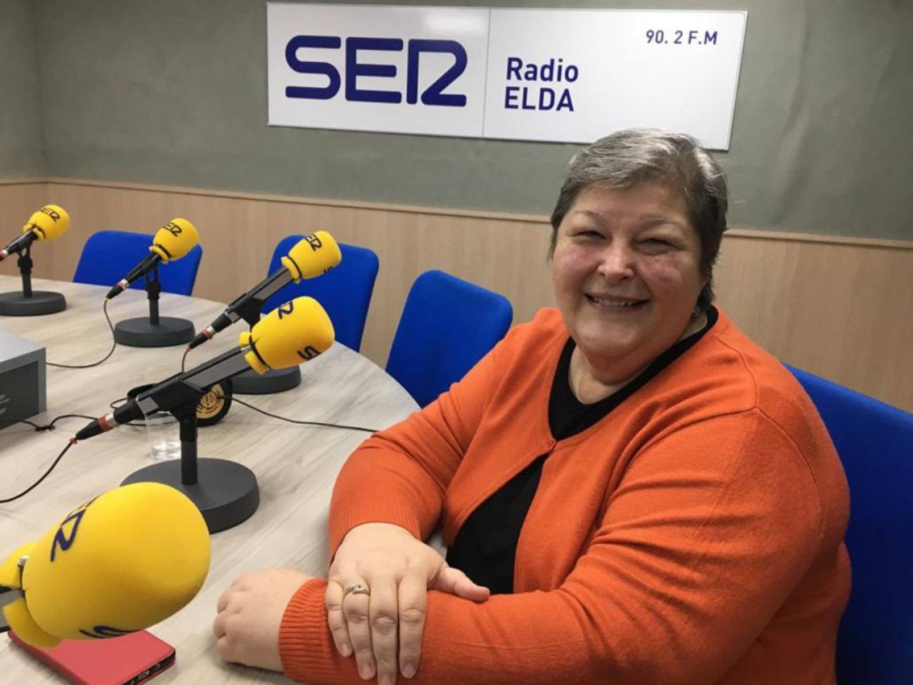 Ana María Sánchez en una visita a Radio Elda