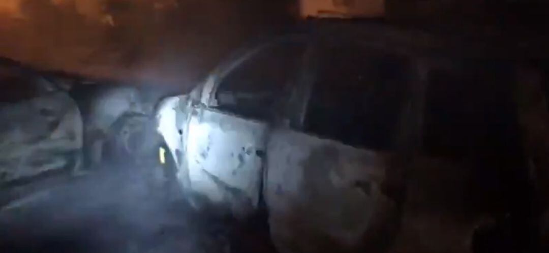 Uno de los vehículos calcinados en Griñón