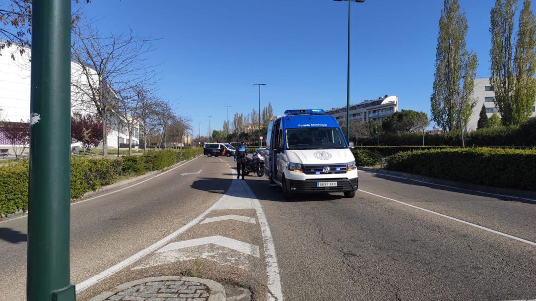 Control policial en la avenida de Zamora