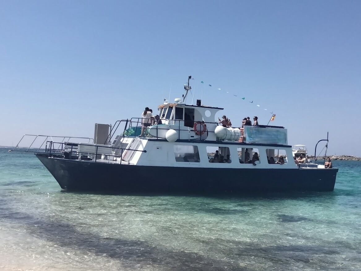 Imagen de uno de los barcos denunciado