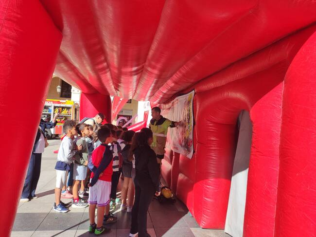 La caseta del humo habilitada en la plaza Luis López Allué.