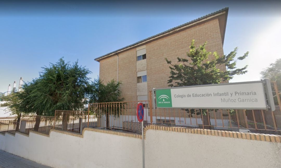 El Colegio Muñoz Garnica será suprimido por la Junta de Andalucía, por lo que la capital jiennense pierde un centro educativo