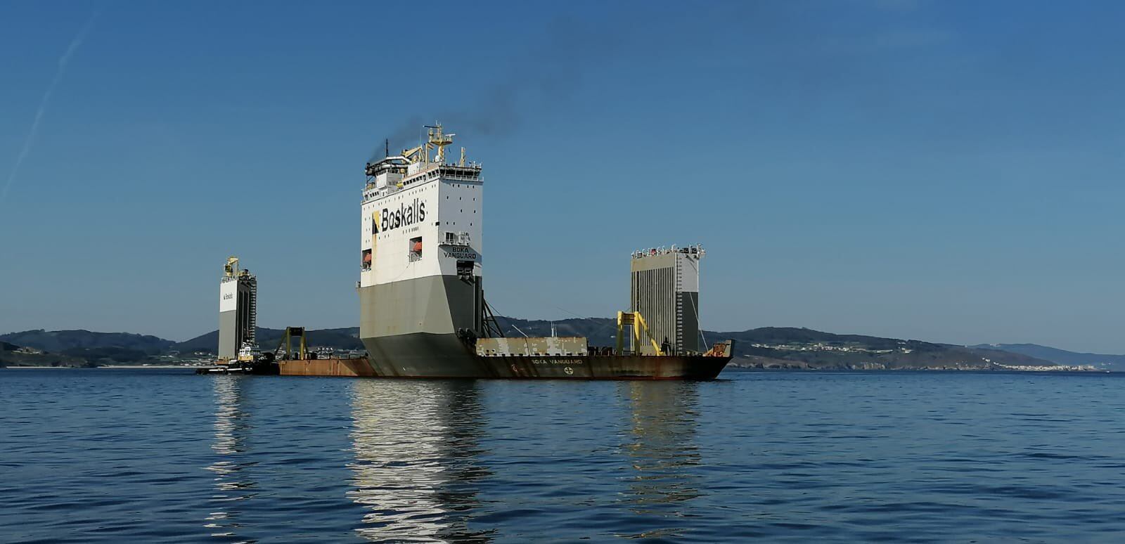 Boka Vanguard, en el puerto exterior de A Coruña