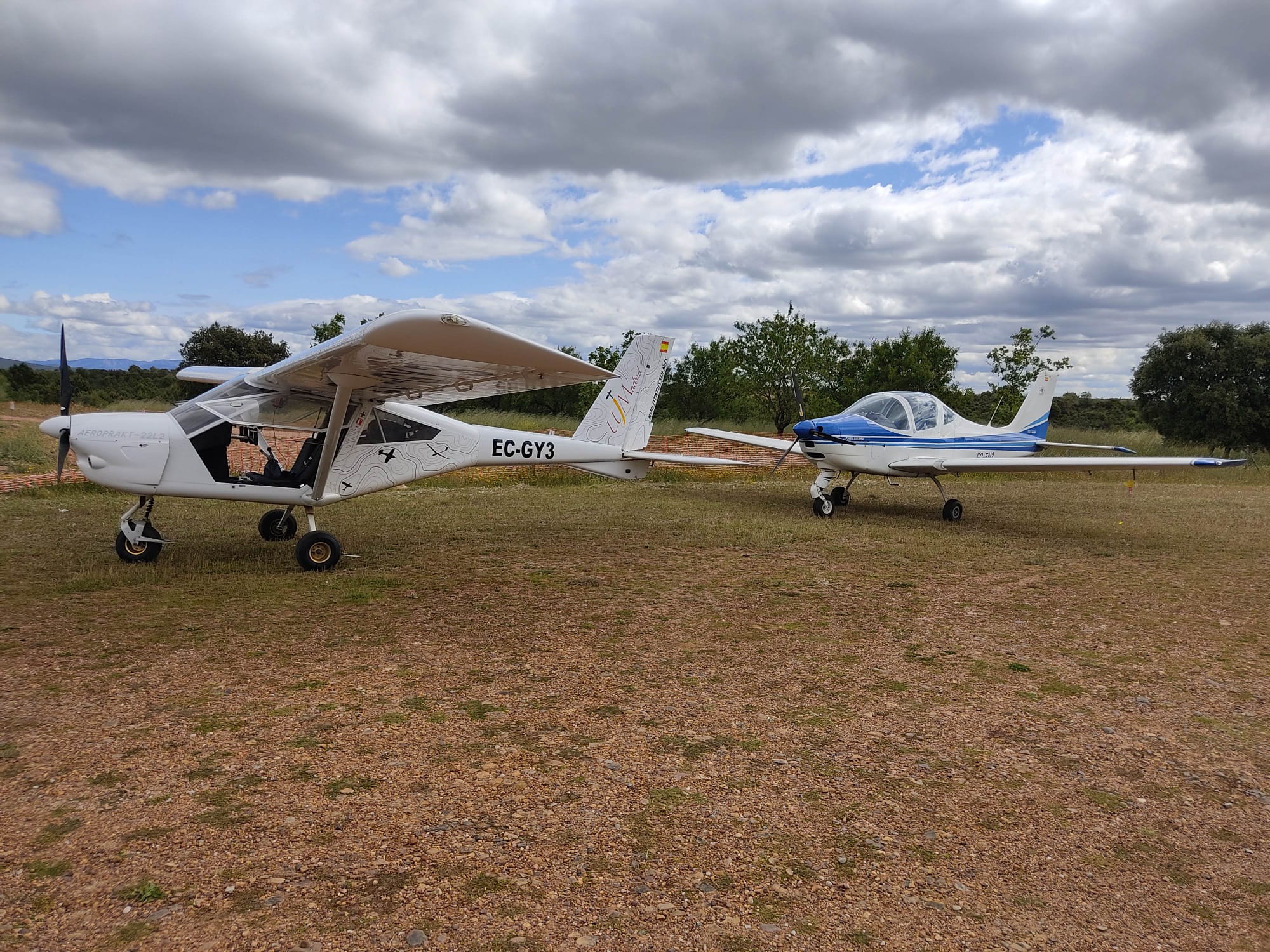 Aviones de ULM en Robledillo