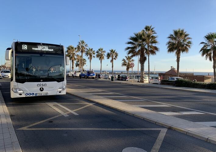 Medidas en el Bus Urbano para favorecer la fluidez del tráfico en la Avda. Cabo de Gata.