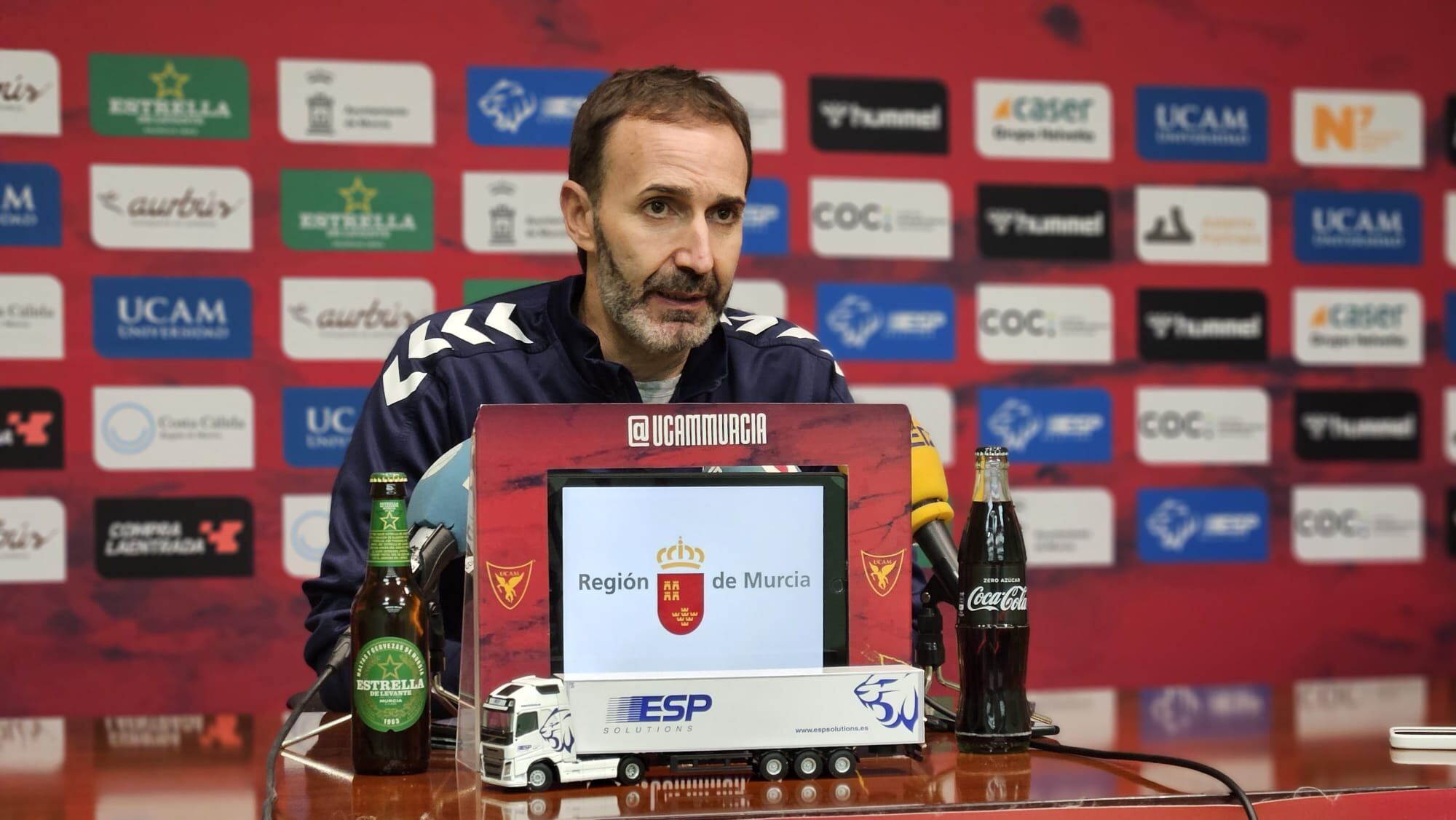 Sito Alonso en la sala de prensa del Palacio