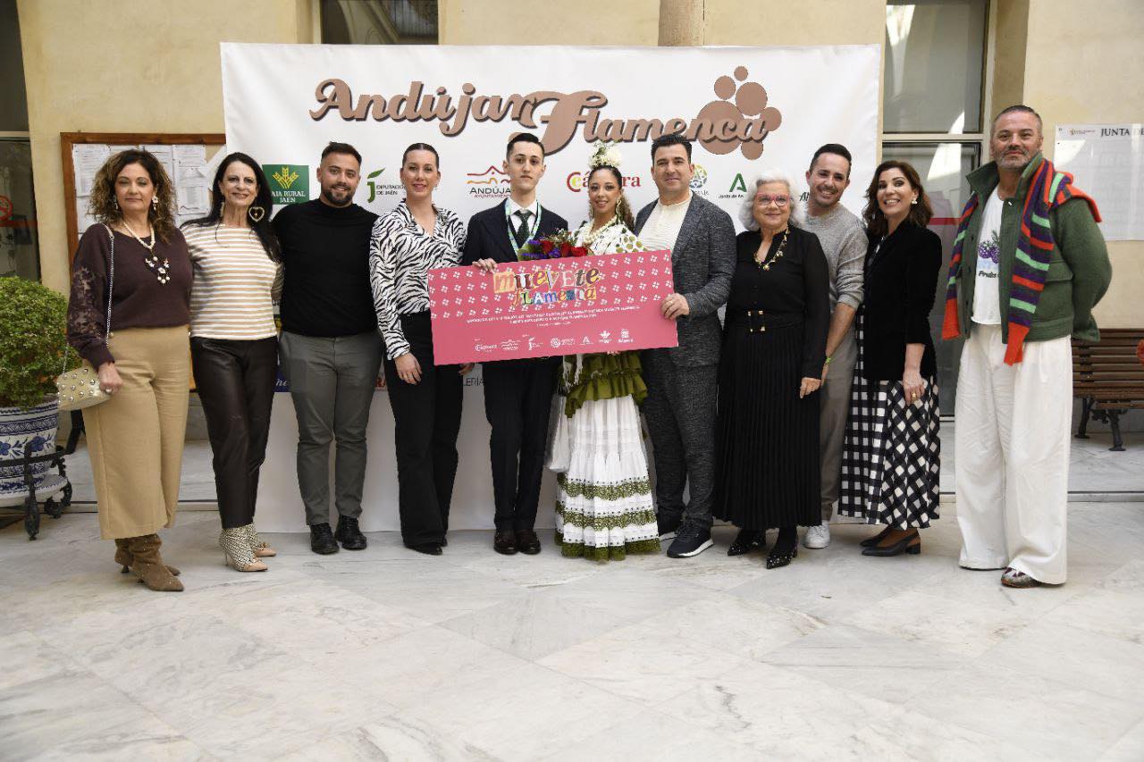 Pedro López Design se hace con el primer premio del Concurso de Noveles “¡Muévete flamenca!”