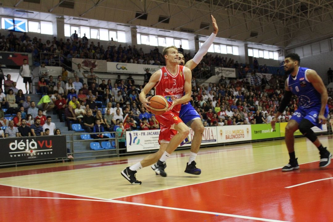 Beranek en el encuentro contra Almansa en la ida por el ascenso a LEB Oro