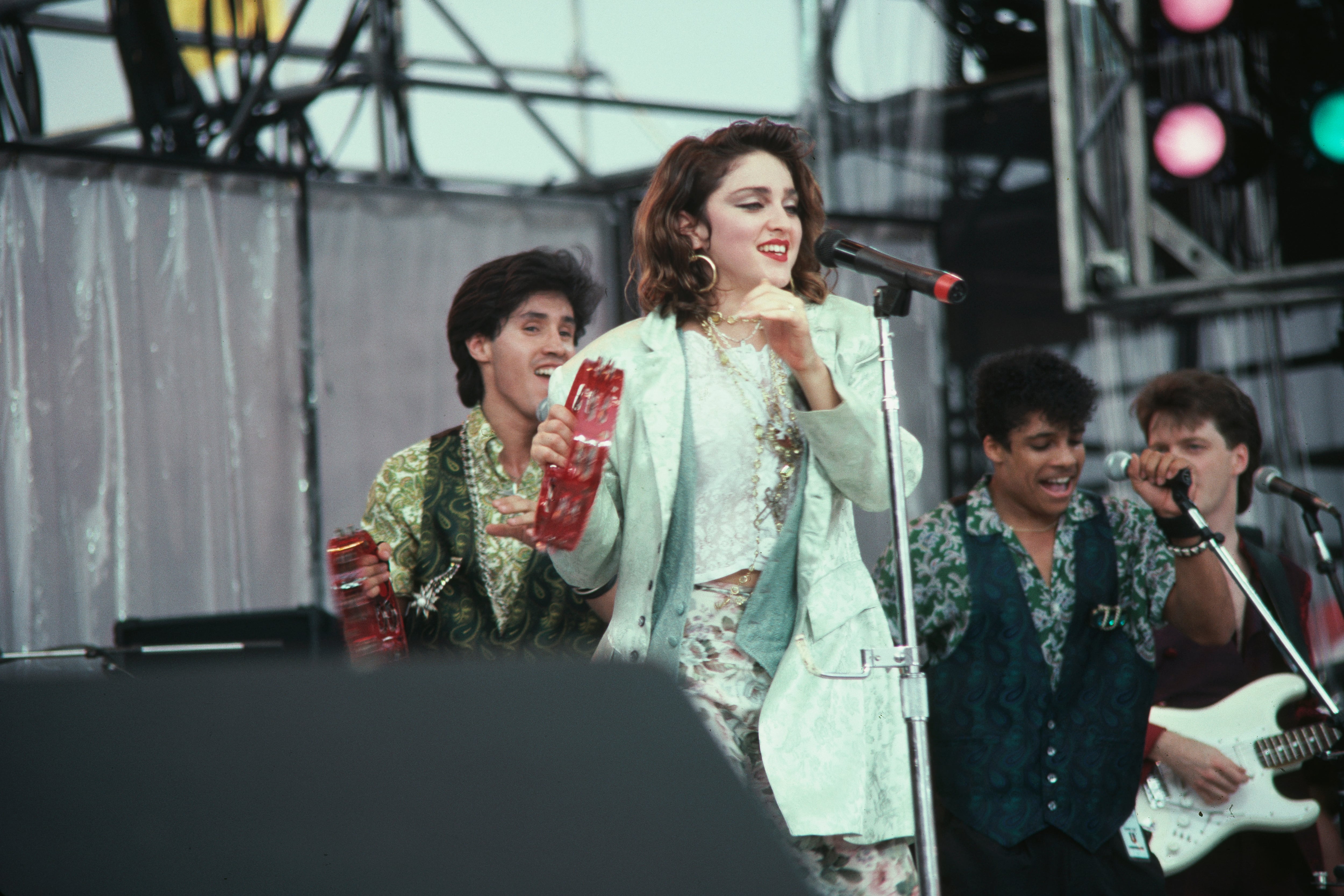 Madonna en el concierto benéfico Live Aid en el estadio John F. Kennedy de Filadelfia, el 13 de julio de 1985. Vinnie Zuffante/Getty Images.