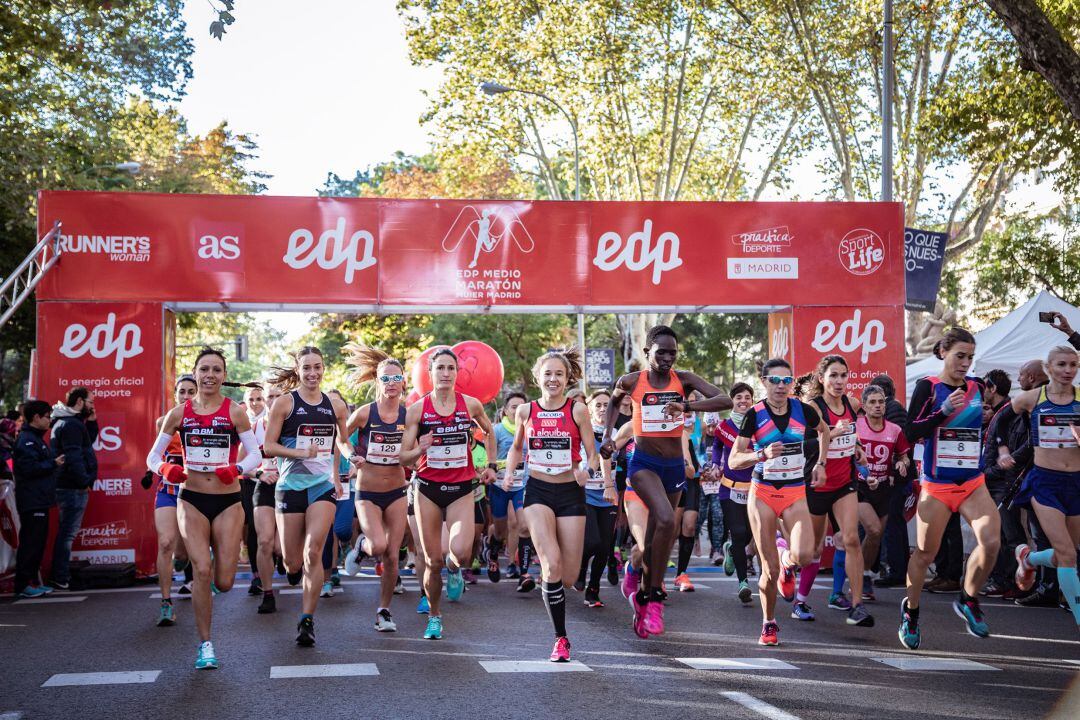 Atletas corren media maratón para luchar contra la mutilación femenina. (archivo)