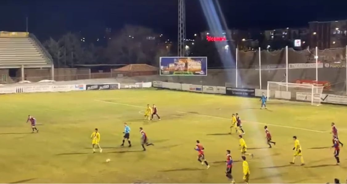 Una acción de juego del duelo disputado por la Arandina en el Adolfo Suárez