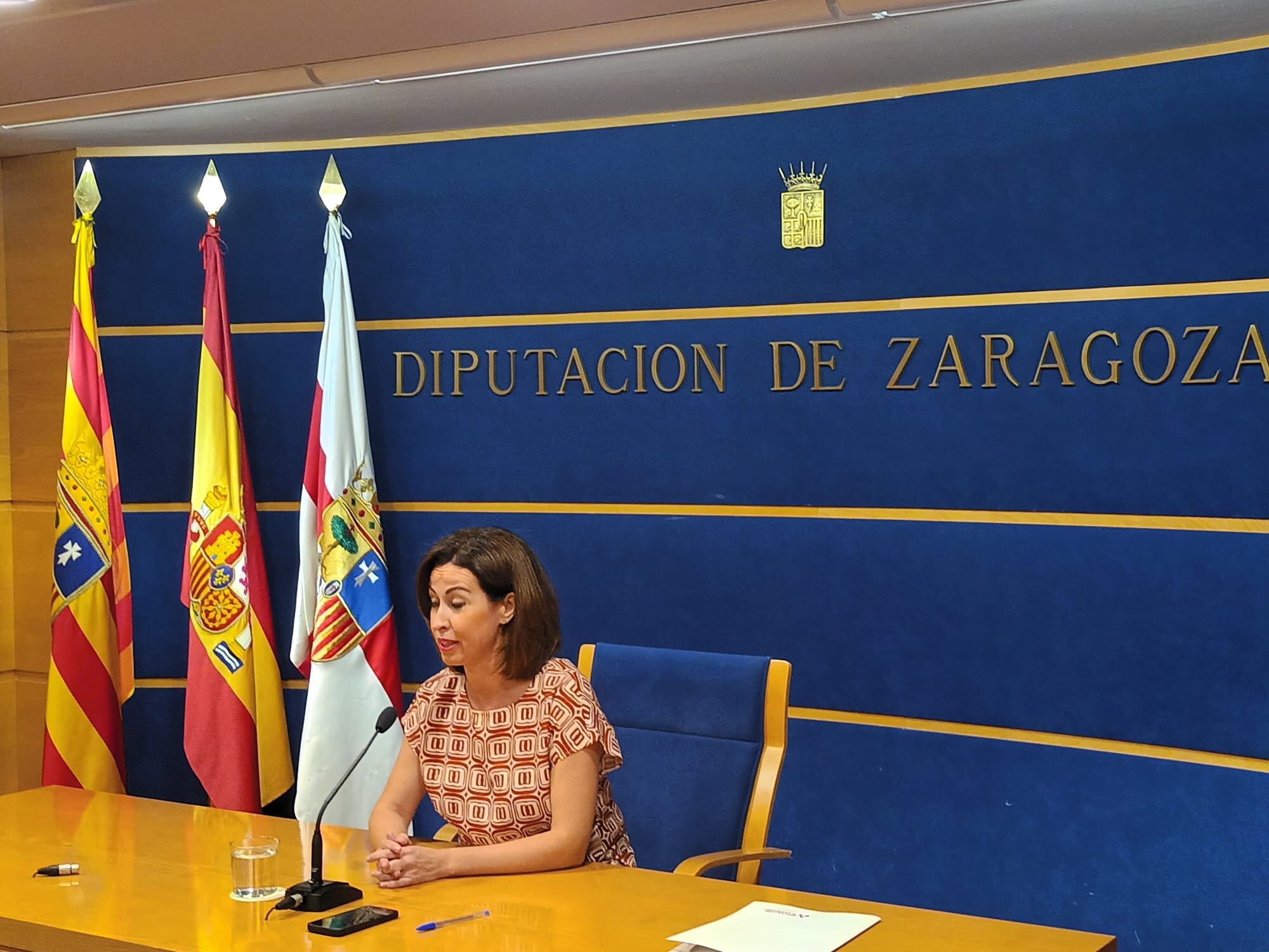 Teresa Ladrero, vicepresidenta de la DPZ, analiza la sentencia a favor de la institución en la sala de prensa del edificio de Diputación Provincial