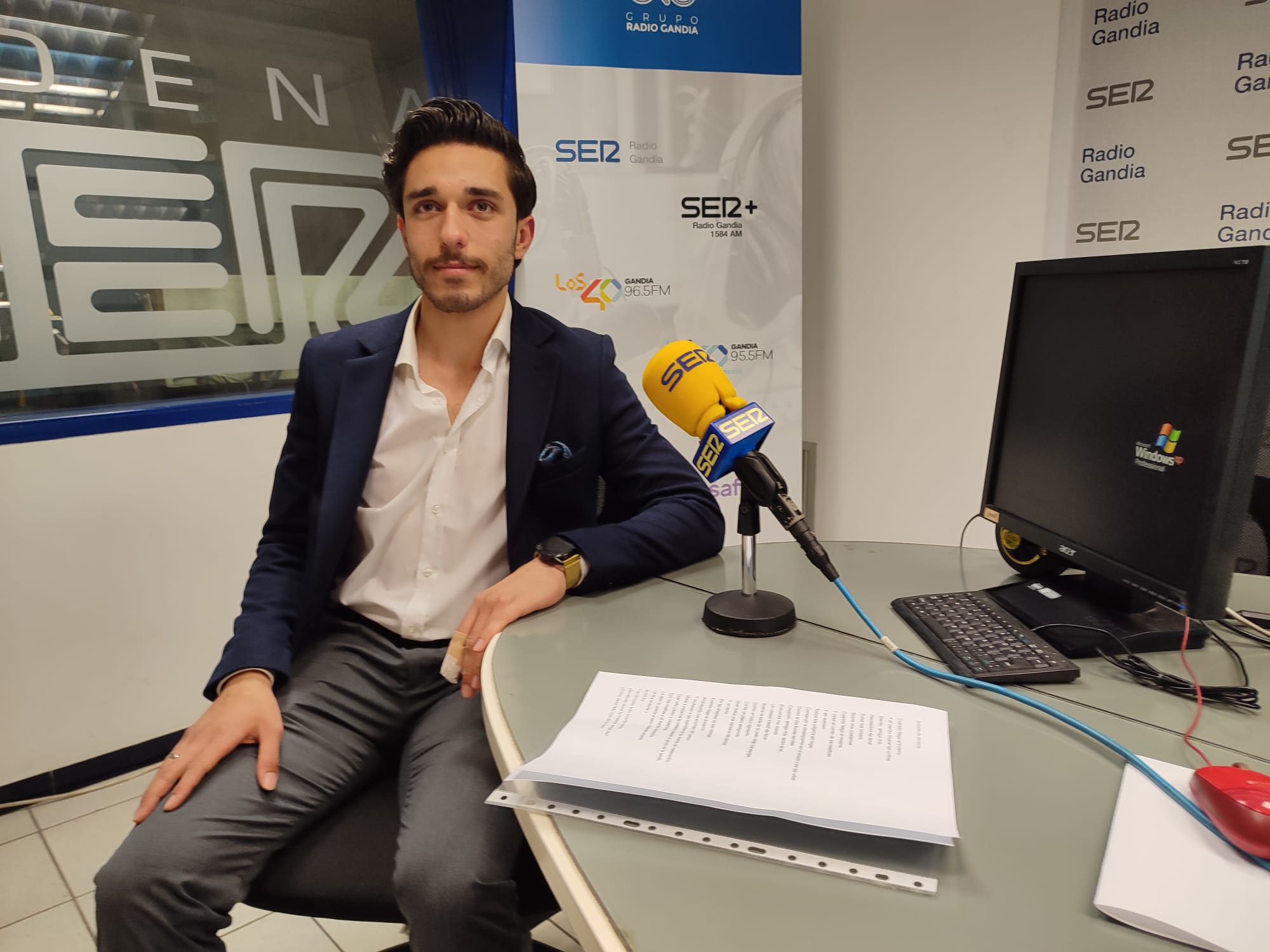 Ramez Saeed en los estudios del Grupo Radio Gandia.
