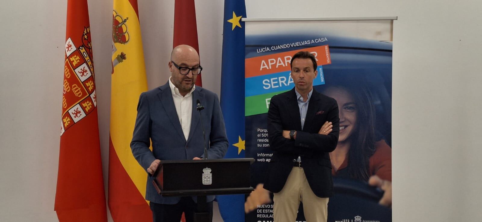 José Francisco Muñoz, concejal de Movilidad, presentando la campaña &quot;Con el nuevo servicio ganamos todos&quot;