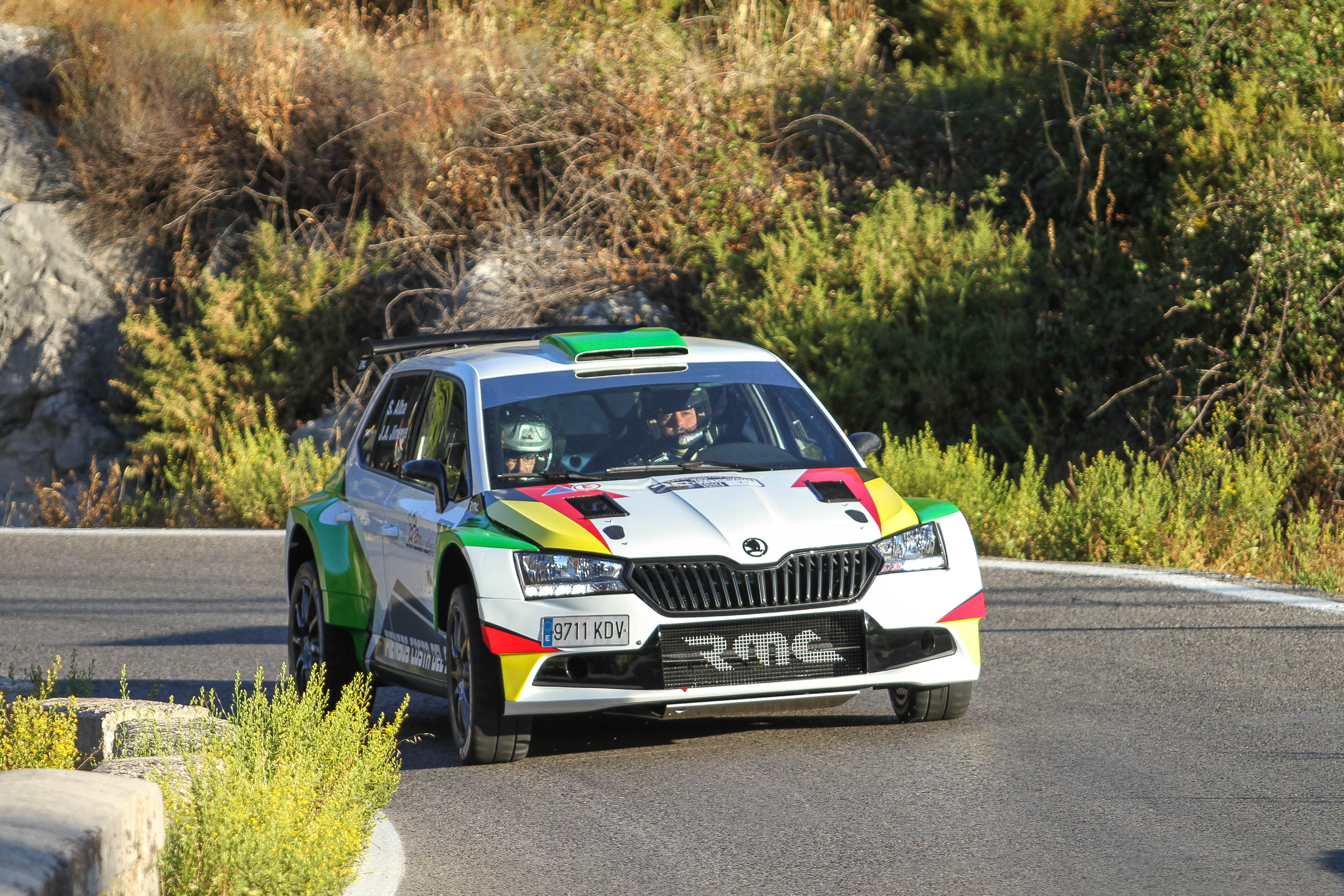 Uno de los vehículos participantes en el Rally