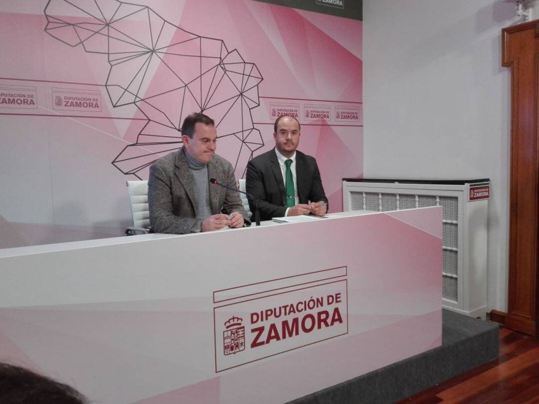 Rueda de prensa de Vicente Merino impulsor del proyecto junto al presidente de la Diputación Provincial, Francisco Requejo