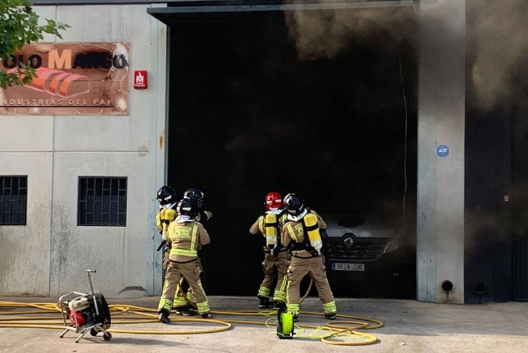 Incendio de una nave en el Polígono Industrial Las Teresas 