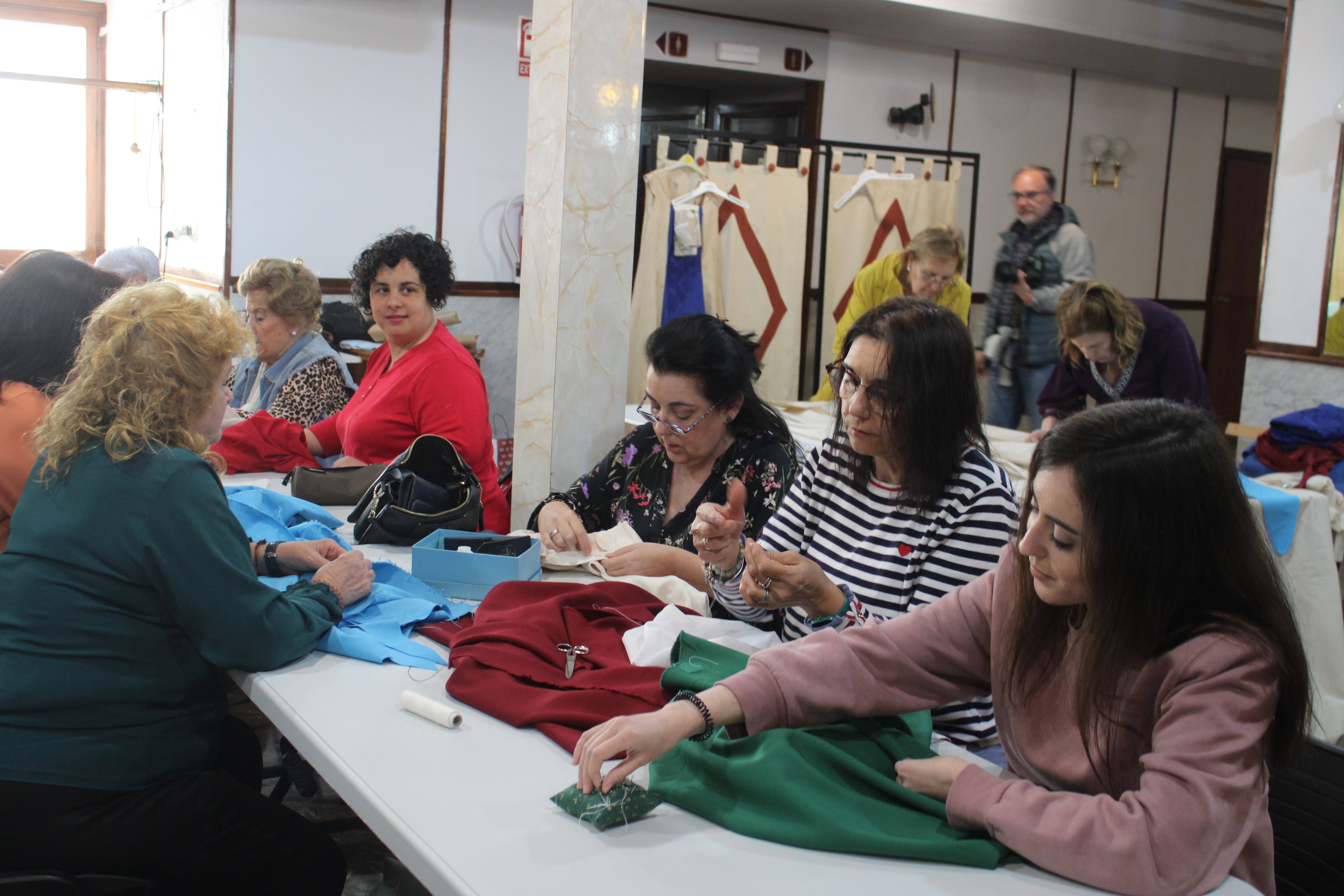 Comienza el taller de costura para las Fiestas del Renacimiento de Úbeda