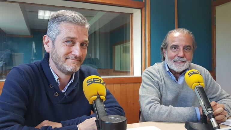 Javier Ceruti y Juan Calzada durante la emisión de La Ventana de Cantabria  