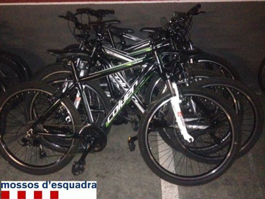 BIcicletes sostretes als establiments hotelers de Salou