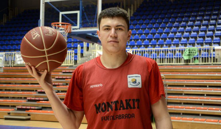  El escolta mexicano del Montakit Fuenlabrada Francisco &#039;Paco&#039; Cruz llegó recién operado de su rodilla izquierda a la Liga española de baloncesto