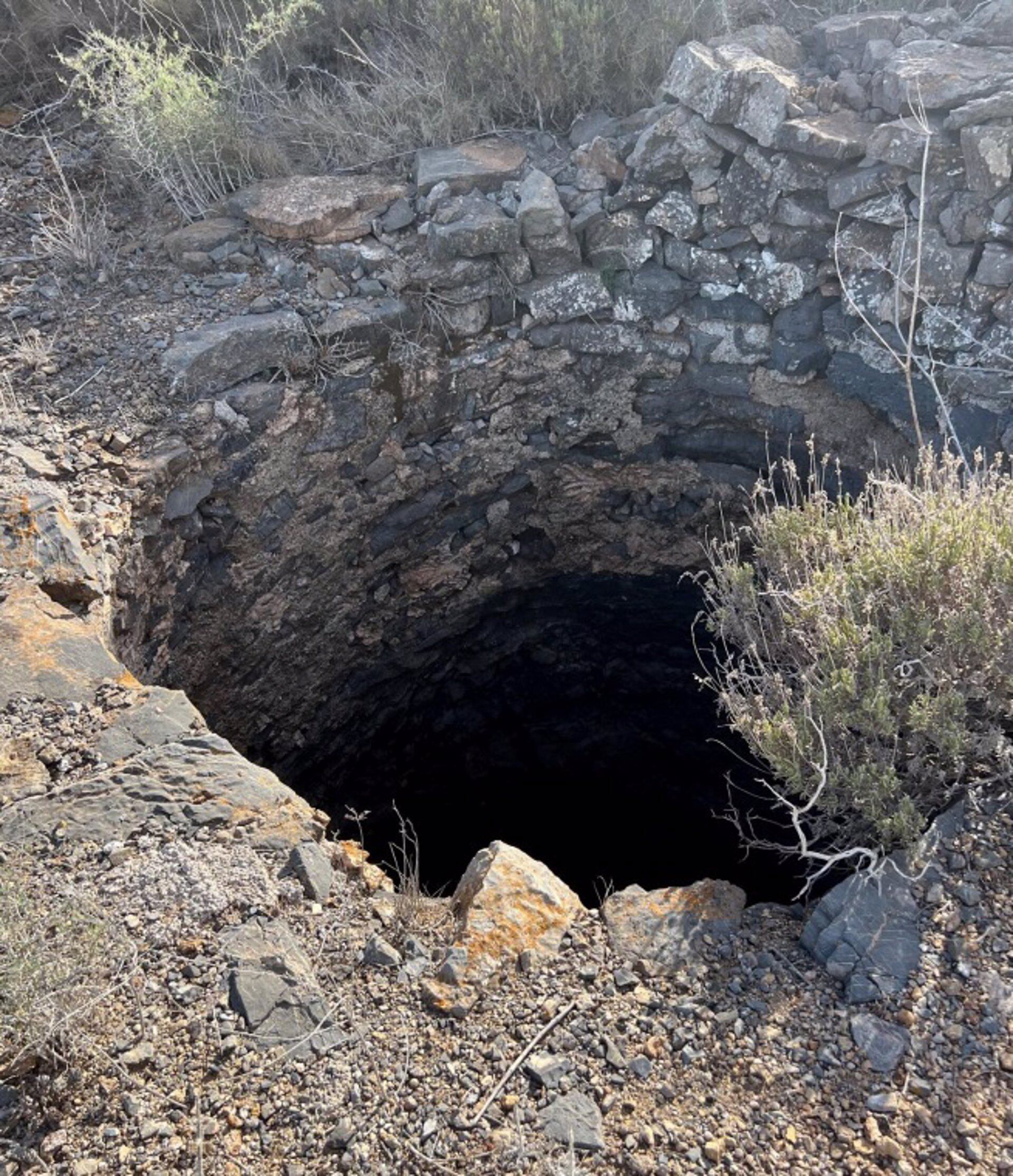 Denuncian la existencia de dos pozos mineros sin brocal en Cartagena