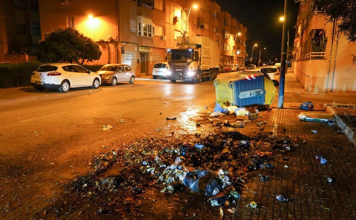 Contenedores incendiados en Cartagena