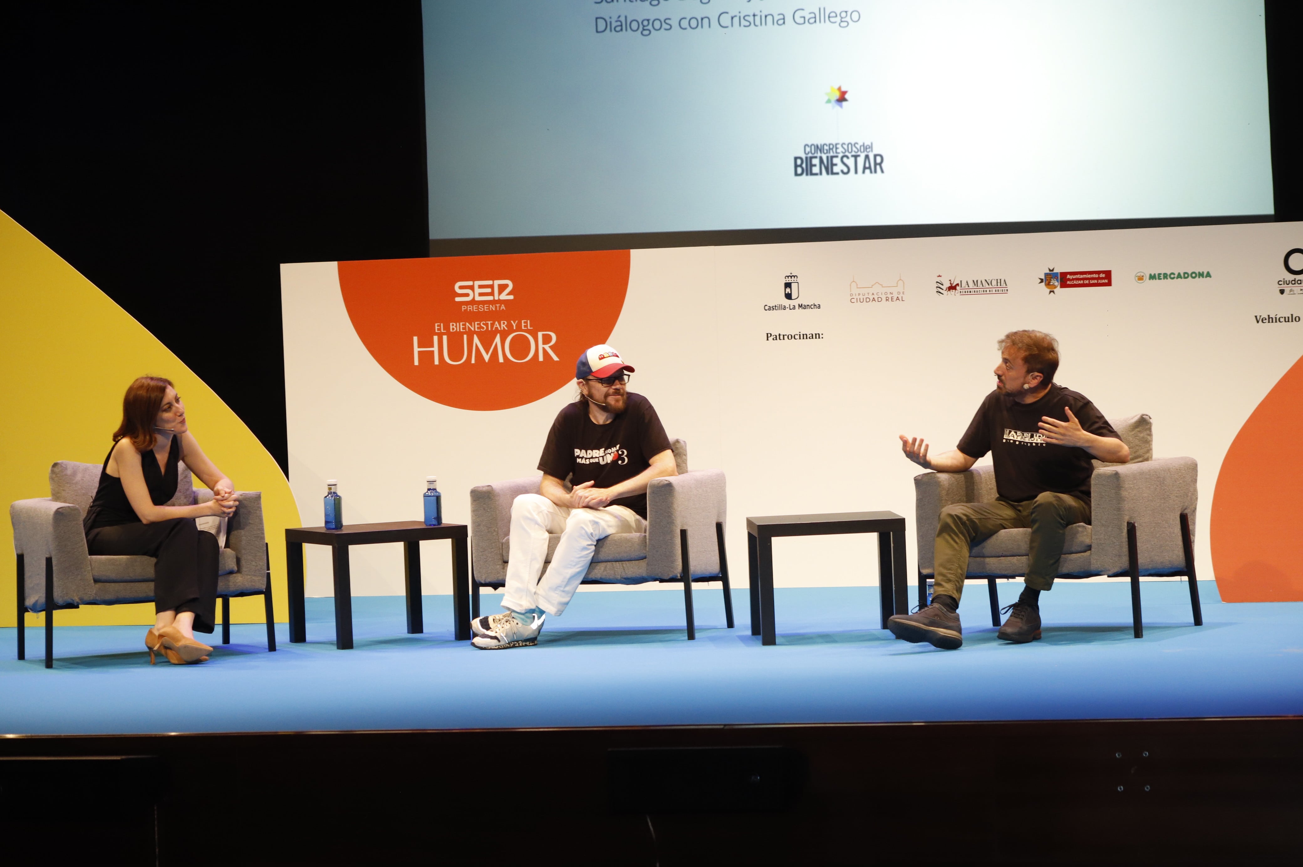 Cristina Gallego, Santiago Segura y José Mota durante la ponencia que abrió el Congreso alcazareño