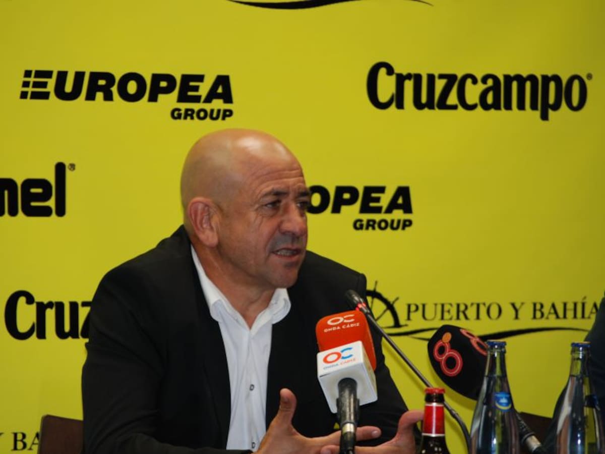 Carlos Calvo se acerca al Cádiz