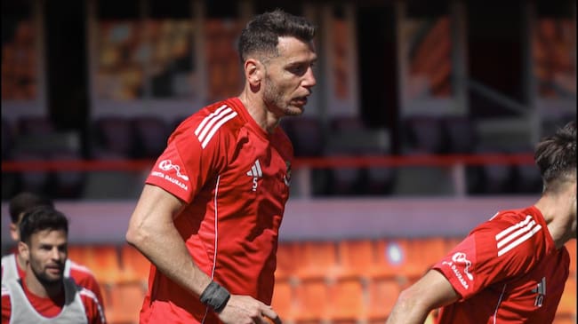 Pedro Alcalá durante un entrenamiento con el Nàstic