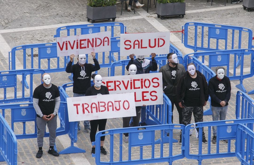 Flashmob de Cáritas Gandia en el centro de la ciudad 