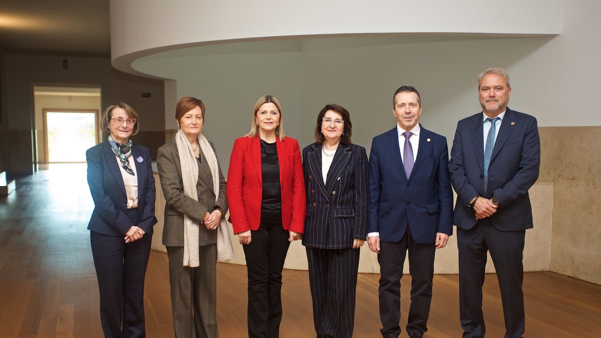 Carme Ortí, consellera de Educación, asegura que "en los próximos días" se reanudarán los servicios suspendidos en la Biblioteca Azorín