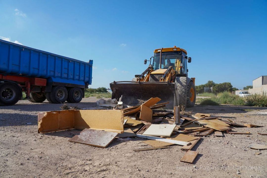 Los Bomberos de Cartagena localizan cerca de 30 hogueras antes de la Noche de San Juan