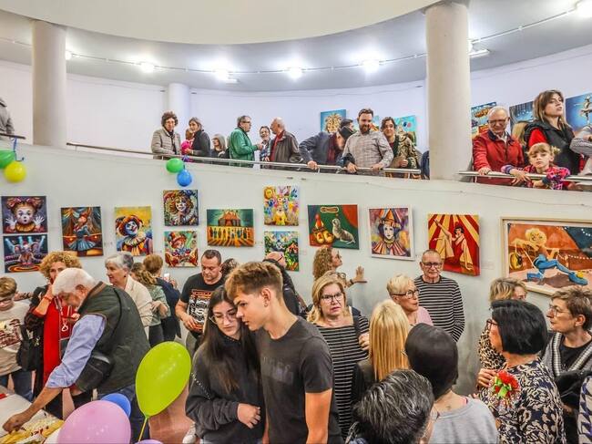 Circus se puede visitar hasta el 5 de diciembre en el Centro Cívico y Juvenil de Elda.