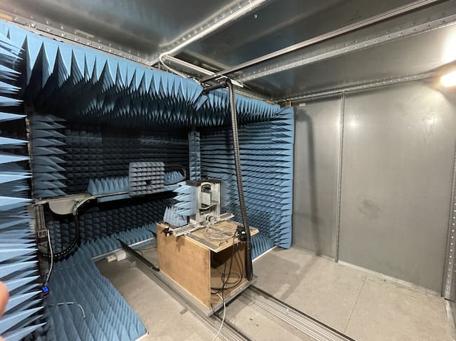 Laboratorio de tecnología inalámbrica 5G y 6G en la Universidad de Granada (UGR)