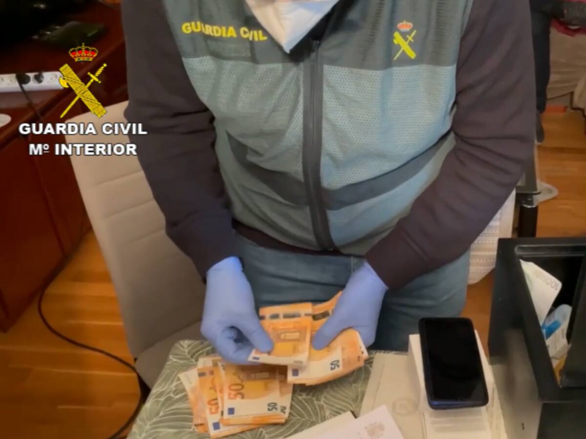 Detenidos un menor de edad y sus padres como presuntos autores estafar más de 150.000 euros